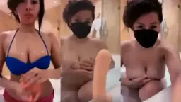 Juju Montok Bathtub, Toket Gede Bulat Basah Kuyup