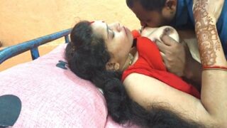Suami Horny Ngegebukin Bini Montok Sapi Perah Kayak Binatang Buas