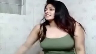 Video Mesum Cewek Gemuk India Bugil Basah Kuyup, Goyangin Tubuh Montoknya