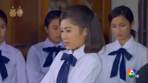 Cewek Asia Gempar Dipukul Pantatnya Sampai Merah