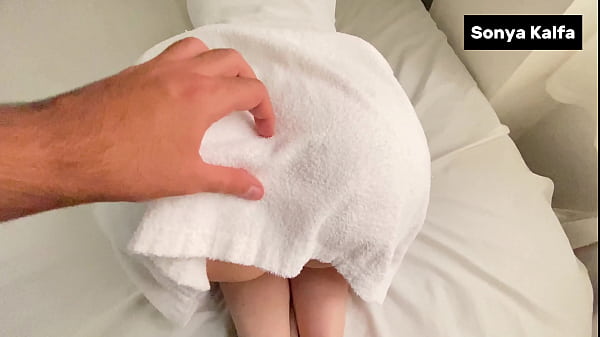 Ibu Tiri Seksi Digebuk Abis Abis Sepulang Renang