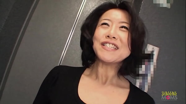 Wanita Asia Dewasa Siap Memuaskan Memek Basahnya Dengan Semua Mainan Seks
