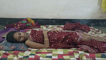 Desi Bhabhi Digebrak Tetangga Sampe Meringis Keenakan.