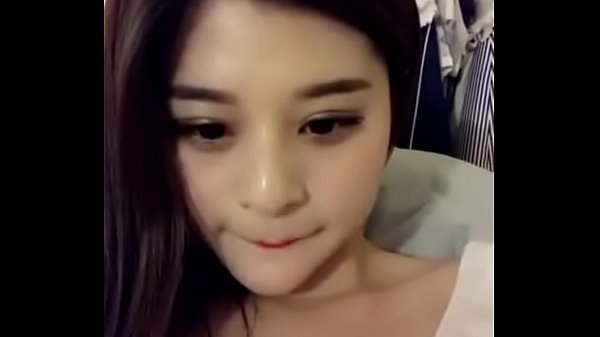 Cewek China Colmek Di Depan Kamera, Crot Sendiri Sampe Basah.