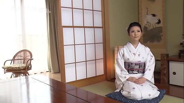 Ibu Pemilik Penginapan Yang Seksi Ini Melayani Tamu Dengan Gaya Menggoda — Lo Datang Ke Jepang Mau Ngapain Sih, Sayang?