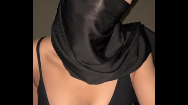 Coba Lihat Nih, Buah Dada Arab, Muslim, Berhijab Yang Paling Hot Bikin Ngilu!