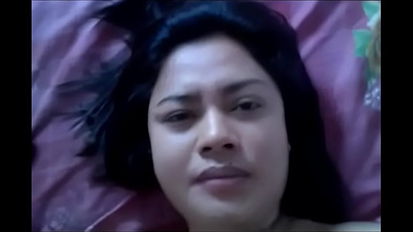 Ibu Hot Indonesia Ngentot Sama Teman Suami, Si Roni Yang Bikin Basah.