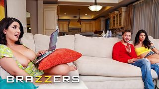 Sarah Arab Genit Godain Pacar Temen Sekamar Sampe Kencan Panas Di Belakangnya – Brazzers
