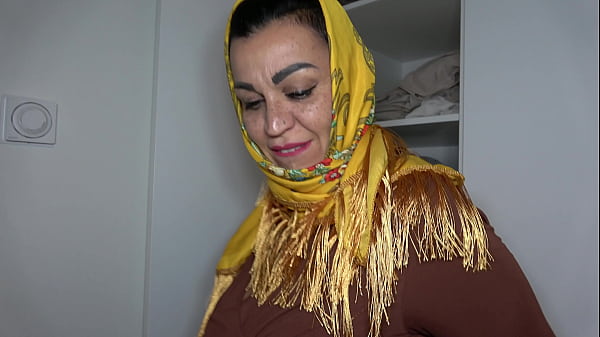 Ibu Tiri Arab Montok Bercadar, Goyang Bikin Ngentot – Bokep Arab