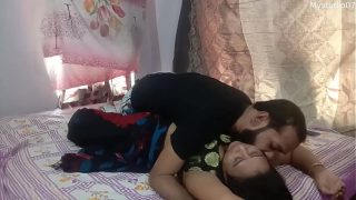 Video Bokep Kakak Adik Tiri India Paling Hot, Suara Jelas, Musik Bikin Makin Erotis