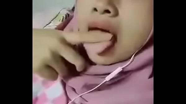 Jilbab Video Call, Goyang Lidah Bikin Basah, Crot Di Layar.