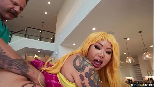 Wig Out Bareng Connie Perignon Dan Kimmy Kimm Di Brazzers, Langsung Mampir Ke Official Site Pakai Kode Xvpromo Biar Dapet Diskon, Jangan Sampe Kelewatan.