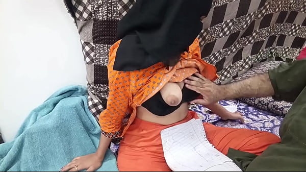Cewek Pelajar Pakistan Pake Hijab Digebukin Guru Lesnya Sampe Meringis