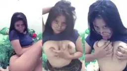 Gea Si Bocah Toge Berkacamata, Live Barbar, Goyang Panas Bikin Makin Liar.