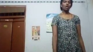 Video Baju Tante India Dibuka, Panas Banget!