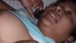 Video Bokep India Montok, Si Pelacur Sambil Nge Telepon Lagi Digenjot