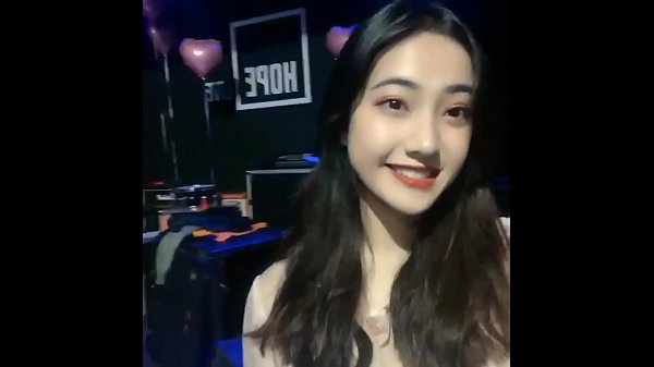 Cewek Model China Cantik, Tubuh Aduhai, Gaya Seksi Bikin Ngiler