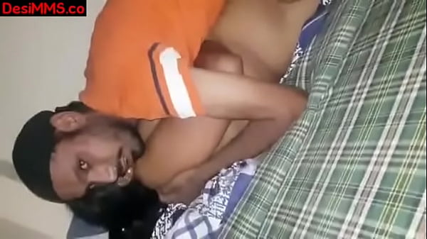 Gak Pake Bh, Mbokmu Desi Yang Bikin Ngilu