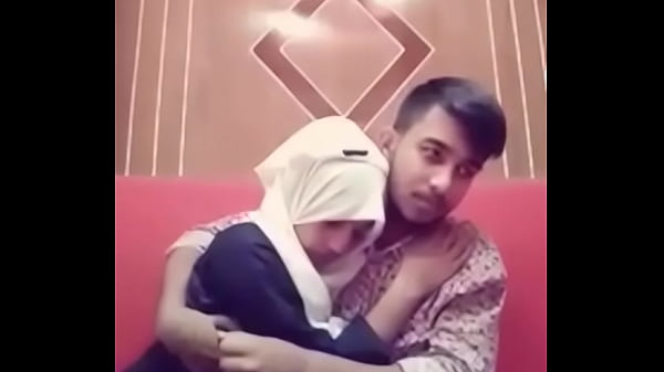 Desi Cewek Sama Cowok Lagi Ciuman Panas Di Hotel, Bikin Makin Greget