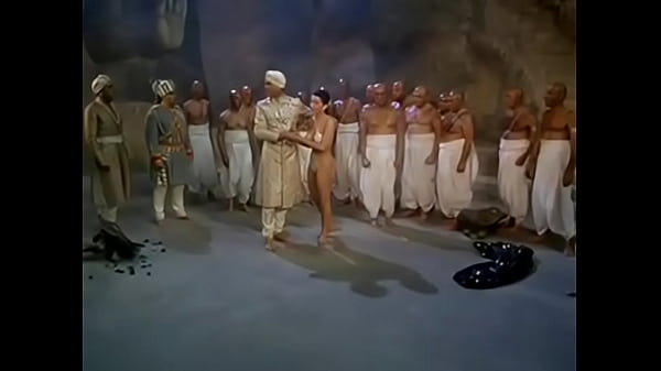 Makam India Yang Bikin Basah, Penuh Rahasia Mesum Di Balik Batu Nisan.