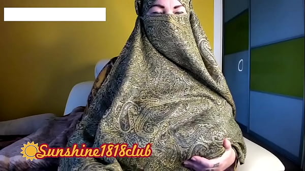 Tante Turki Arab Berhijab Montok, Toket Gede Abis, Rekaman Webcam Tanggal 10 November.