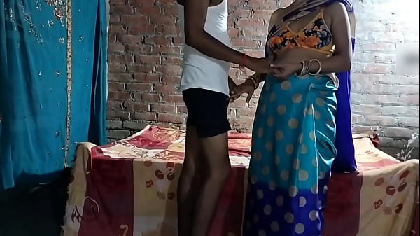 भाभी ने देवर के संग मस्ती में ऐसा किया खेल, निगाहें मिलीं और बदन जल गया आग में