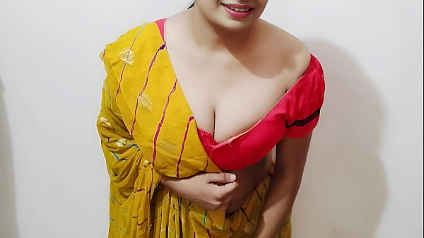 भाभी ने देवर को हिलाते देखा, फिर अपने गीले चूत में लंड ले लिया (हिंदी ऑडियो)