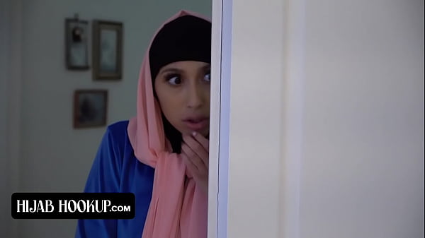 Bokep Hot! Cewek Berhijab Seksi Dan Montok Digilas Habis Sama Instruktur Bejat Sampai Muncrat.