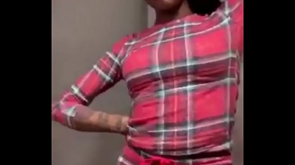Tante Asian Doll Goyangin Pantat Montoknya Di Ig Live Sambil Nyanyi Lagu Baru, Gerakan Bibirnya Bikin Ngilu.