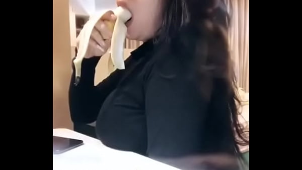 Monica Adhea, Cewek Indo Hot Lagi Ngewe Mulut Sambil Minta Digebukin.