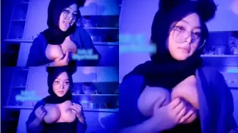 Abg Hijab Tobrut Kuping Kucing, Crot Di Pipi Mulu