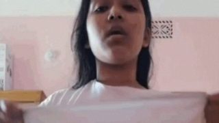 Super Seksi Dan Nafsu Banget, Cewek Desi Striptis Panas