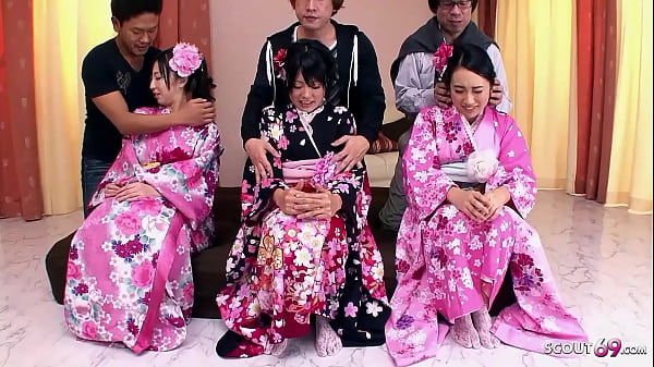 Langka! Pesta Seks Jepang Bareng Tiga Abg Jav Imut, Bulu Memek Lebat Bikin Nagih.