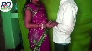 Desi Tonshahar Si Rasili Bhabhi, Behenchod, Bas Bhigi Hui Saree Uthake, Ghodi Ban Gayi Aur Apna Gaand Aur Chut Chudwaya, Aur Loda Bhi Chusa, Hindi Audio.