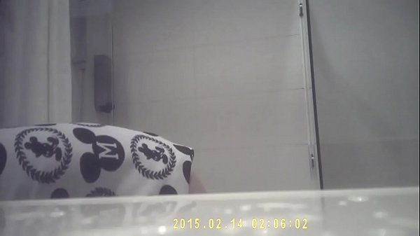 视频流出!姐姐诗诗洗澡被偷拍,奶子小到让人心疼,中国私密画面曝光