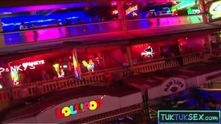 Bokep Thailand, Cewek Tua Bar Dibawa Pulang, Kontol Gede Ngewe Singkat