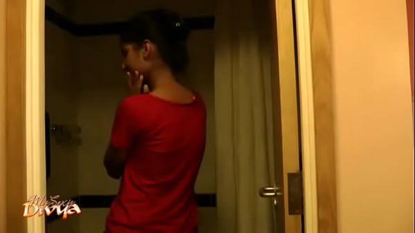 Cewek Indianku Telanjang, Nampilin Tubuh Mulusnya