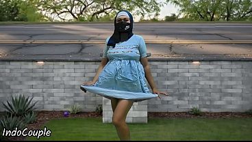 Hijab Pelajar Jogging Di Tempat Umum, Ngocok Cari Duit