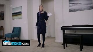 Blonde Babes Sial Allie Nicole Dikocok Sampai Creampie Sama Adik Tiri Ngehe