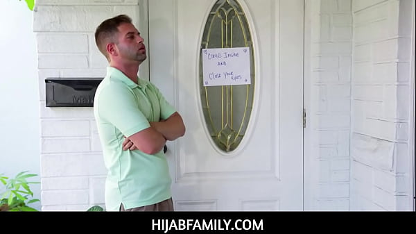 Hijabfamily – Bokep Arab Pantat Montok Dicolok Sampai Muncrat!