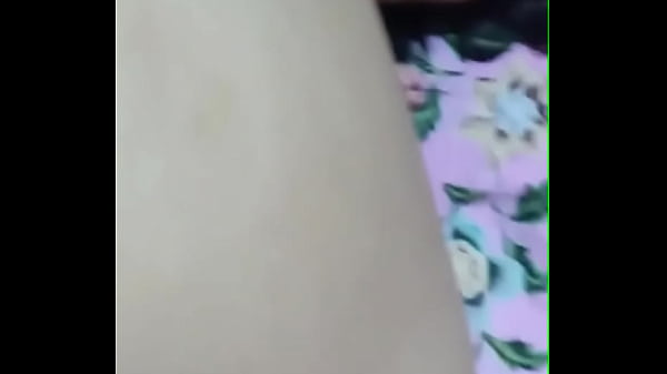 Luarnya Lagi Deres, Suami Lagi Gak Di Rumah, Tetangga Main Ke Sini Langsung Ngajak Main Yang Panas-panas