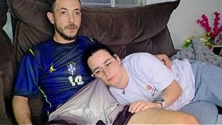 Irmã Tiri Digoda Abang Tiri Sambil Nonton Bola, Makin Panas Pas Timnas Brasil Main