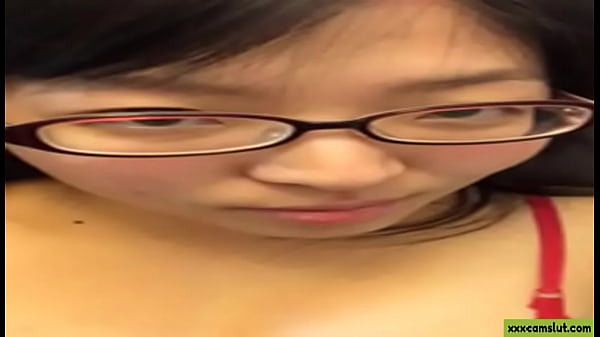 Tonton Video Bokep Cewek Asia Amatir Colmek Di Depan Webcam, Bikin Crot!